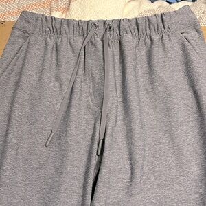 Lululemon Women’s Joggers-Size 4/6